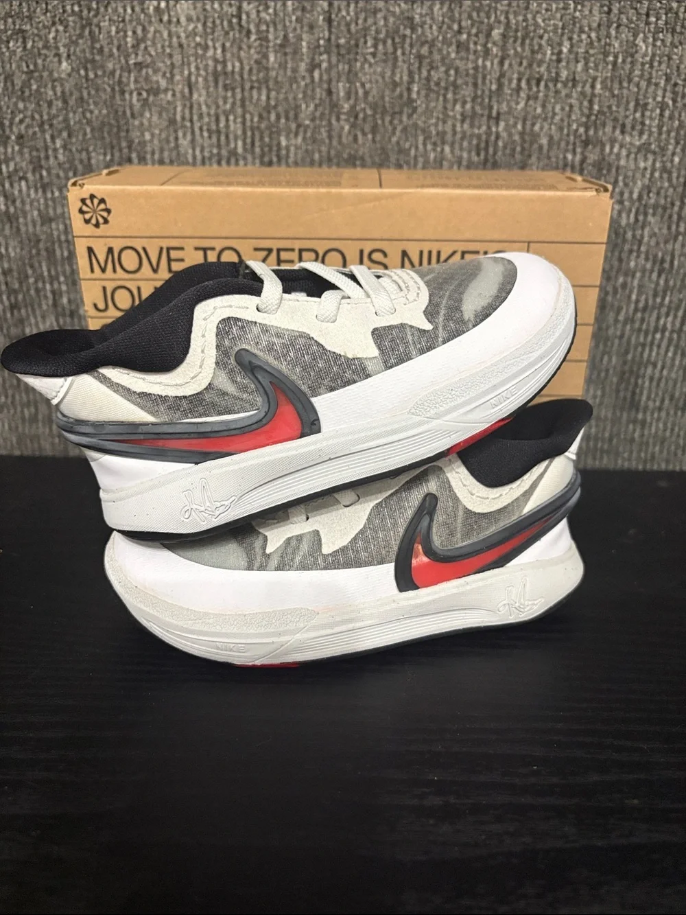 Nike Toddler White, Black & Red Performance Sneakers Size 8